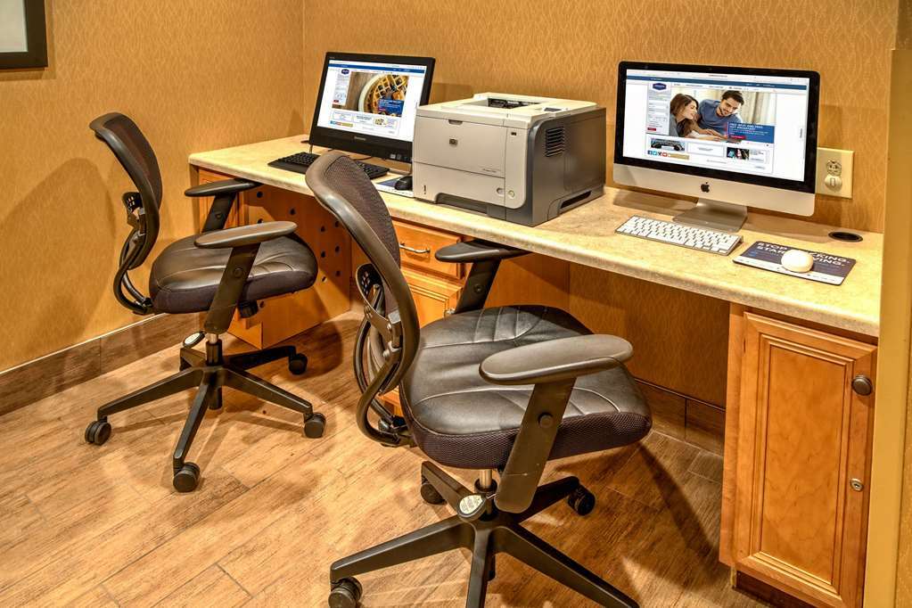 ハンプトン イン ジョンズタウン Geistown 設備 写真